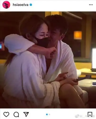 被狗咬伤脸后萧亚轩首晒与男友合照真正爱你的男生无关样貌