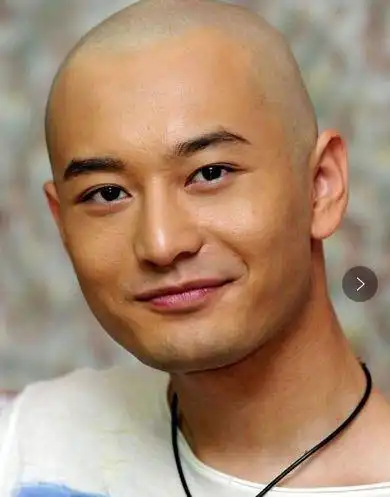 光头是检验颜值最高的发型 明星们的光头造型集合