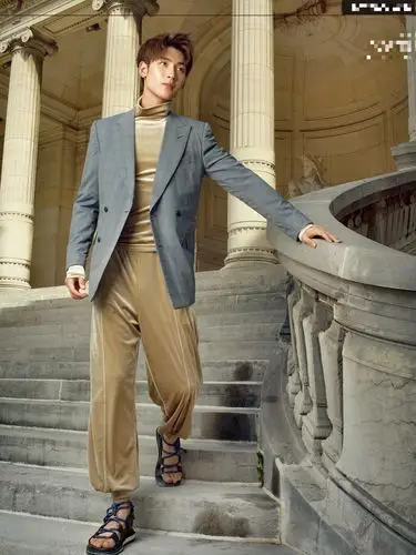 组图:王瑞昌梁靖康黄俊捷首登封面 尽展时尚健康风