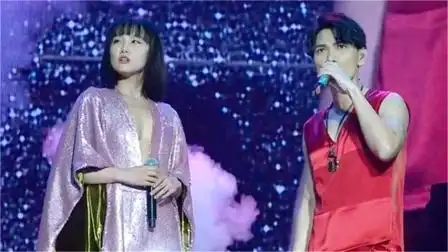 杨宗纬,黄龄合唱《凉凉》,黄龄声音女人味十足,杨宗纬害羞了!