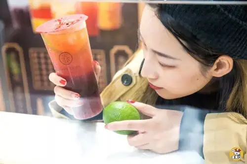 原来你就是迷倒周杰伦的那杯茶春阳茶事空降西海岸奶茶口红统统送