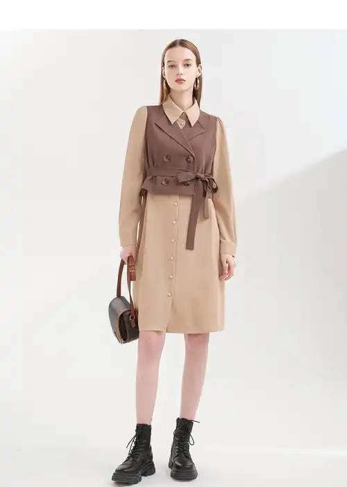 戈赛亚(gesaiya)轻奢品牌女装2021春季新款时尚浅咖马甲衬衫两件套