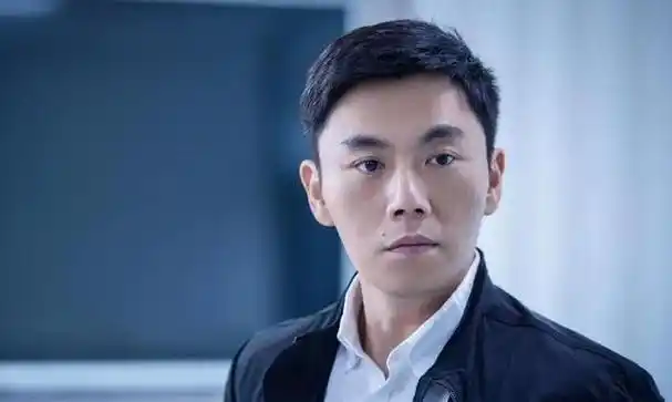 事实表明44岁的秦昊或许在成为非著名演员的路上越走越远