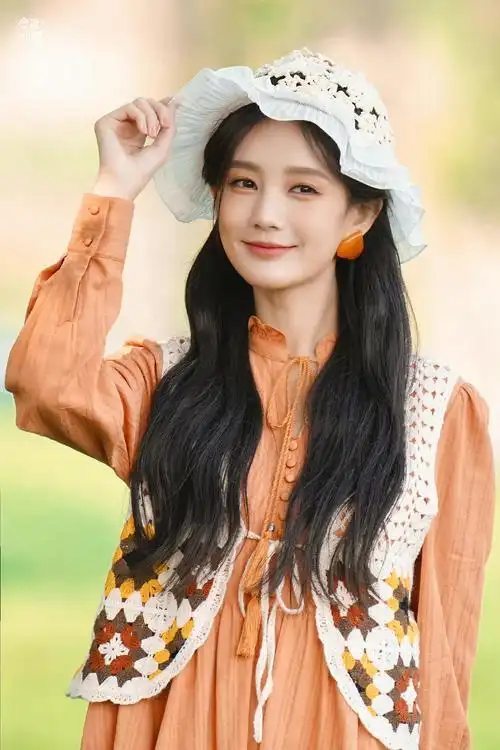 李一桐～笑起来真的超级无敌!__财经头条