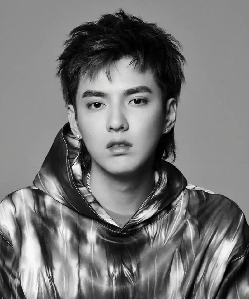 吴亦凡犯强奸聚众淫乱二审开庭# 7月25日,北京市第三中级人民法院