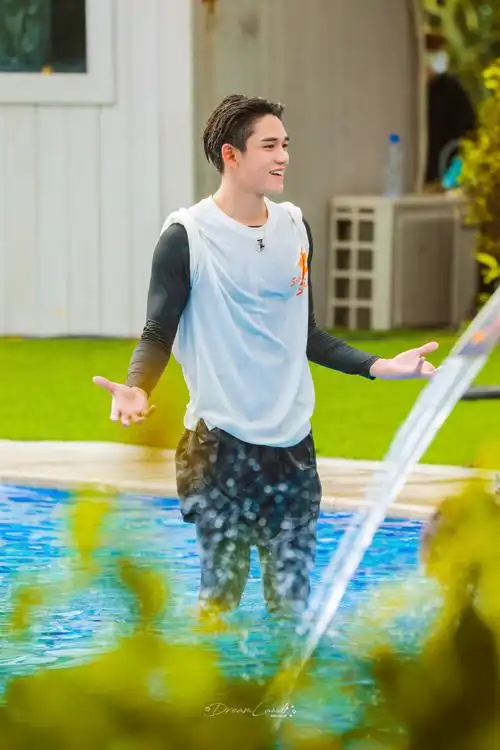 黄旭熙奔跑吧##黄旭熙手臂肌肉