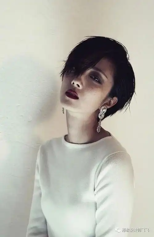 短发女王桂纶镁的美来自哪里越简洁干练越能突出她的高级感