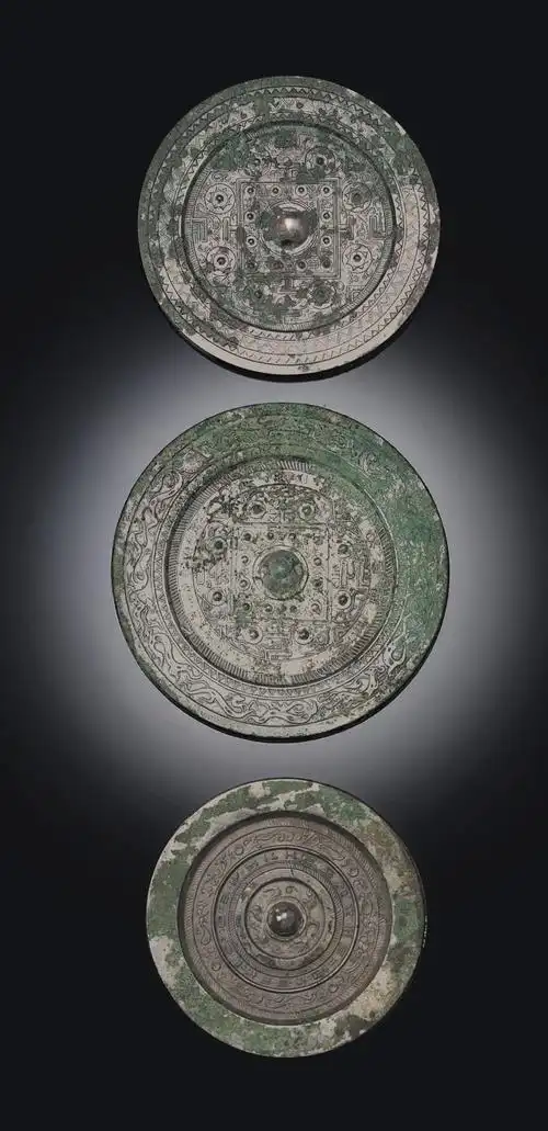 西汉/新 神兽博局纹铜镜两面西汉 见日之光铜镜