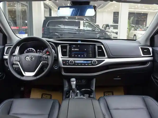 丰田 汉兰达  2021款 2.0t 两驱豪华版 7座图片