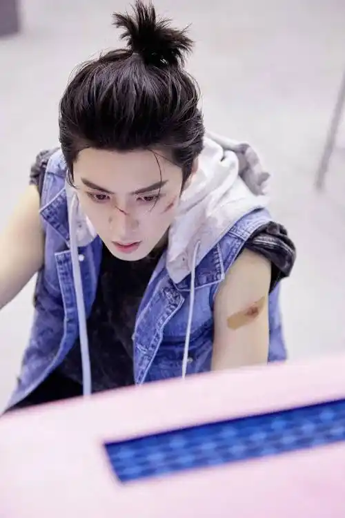 衰败玫瑰_赵粤_台偶_造型