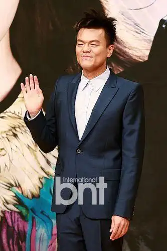 jyp朴振英发婚讯:10月将与小9岁圈外女友结婚