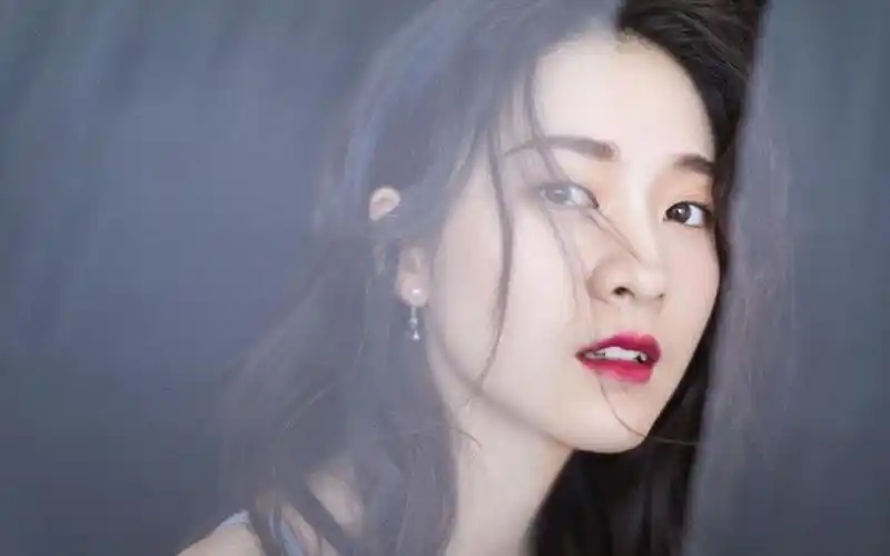 90后张雪迎时尚写真