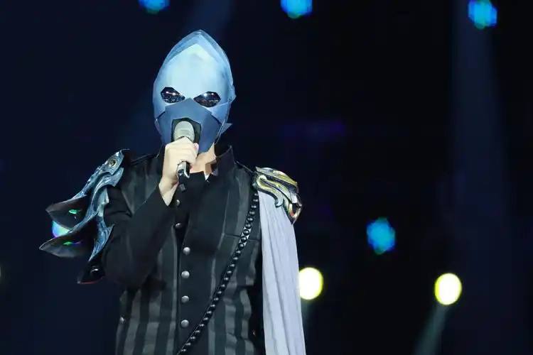 香港天王空降蒙面唱将2自称娱乐圈好男人