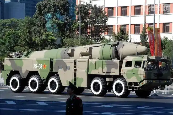 东风导弹亮相黑瞎子岛中俄形成掎角之势美不许联手