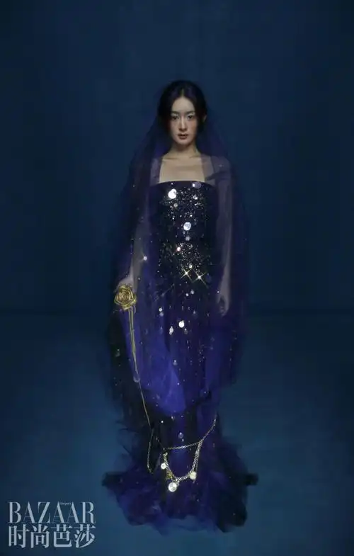 赵丽颖时尚芭莎闭年刊封面##赵丽颖暗夜缪斯芭莎大片