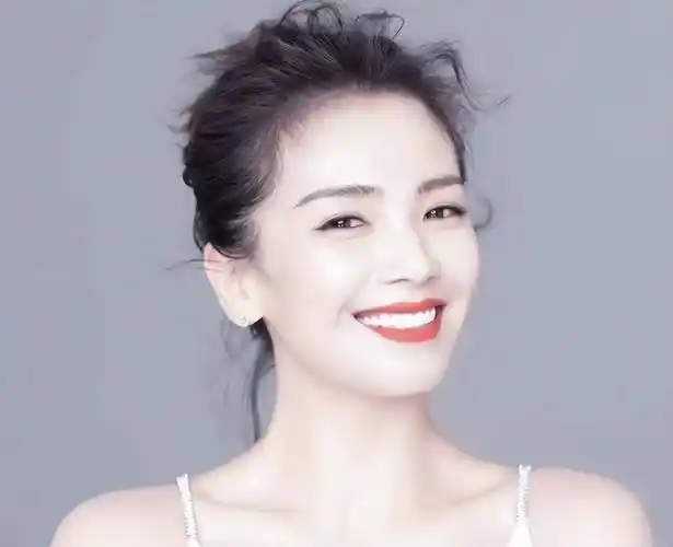 45岁刘涛被质疑整容,网友表示认不出,像换了一张脸越活越年轻_照片