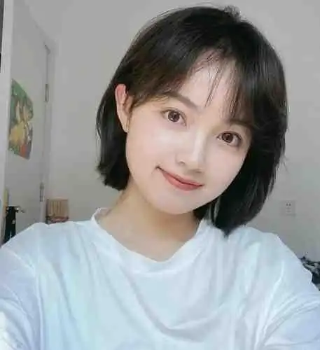 谁说"圆脸"不能剪短发?这4款日系短发,显脸小又可爱好看
