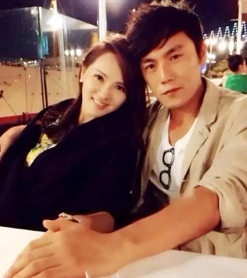 事实证明,娶了大自己十岁伊能静的秦昊,早已走上了另一条道路!