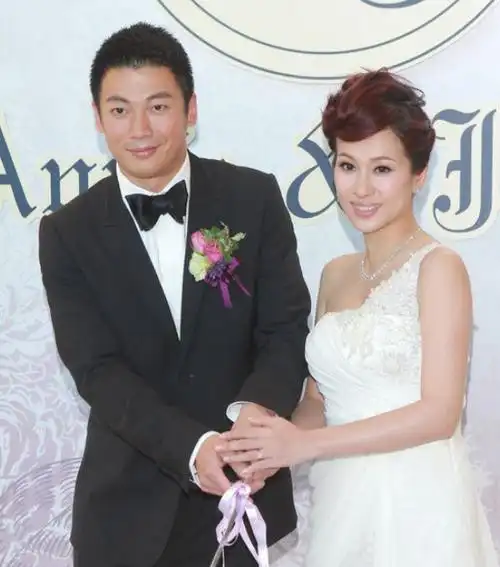 消失在娱乐圈快被遗忘了的亚视女星文颂娴,她才是真正的小家碧玉