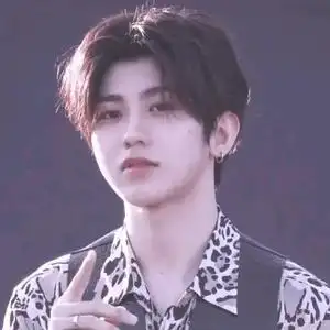 搜索 抖音号:  47688459021 向阳花木易为春,听说你爱蔡徐坤.