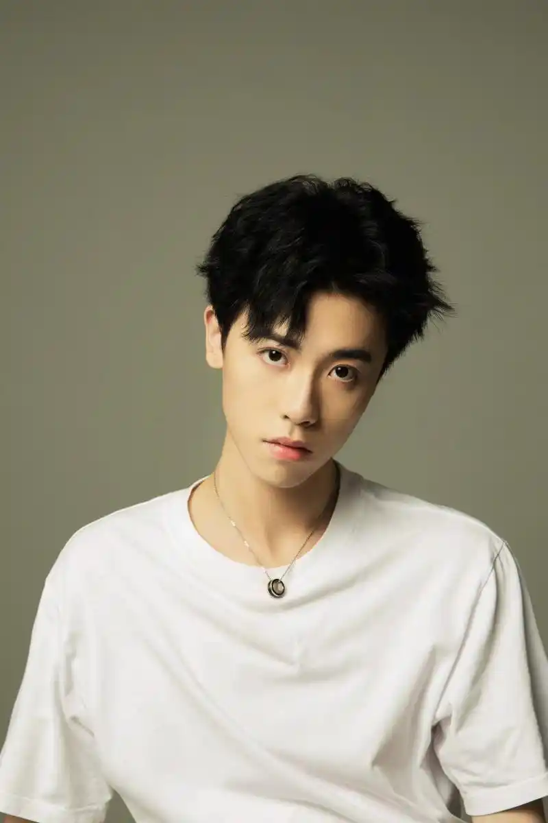 男生质感肖像 |普通人也能帅成男明星         坐标:深圳南山科技园