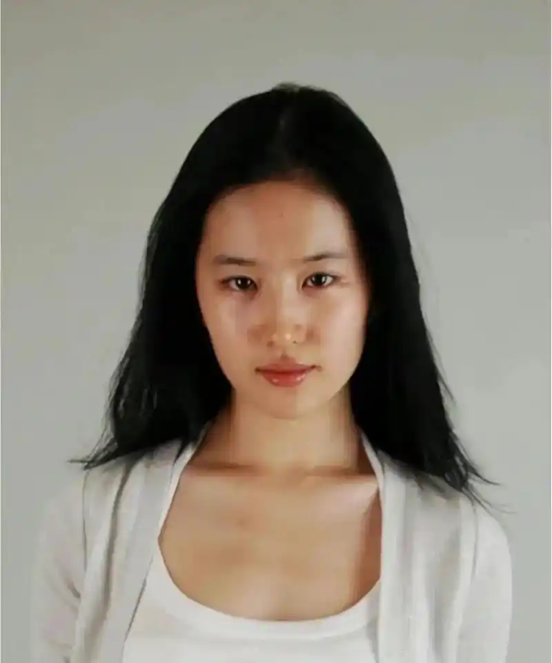 刘亦菲的纯素颜照曝光,再也不是仙气飘飘的美人了,这个颜值只能算是