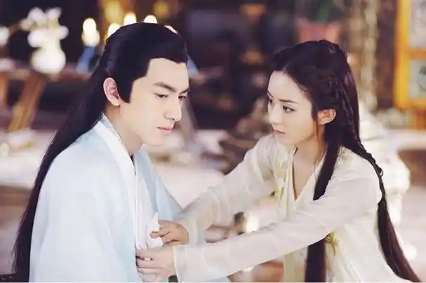 赵丽颖与王一博的姐弟恋爆出后,成为了娱乐圈的热门话题.