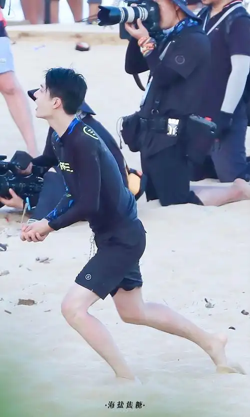 王一博夏日冲浪店