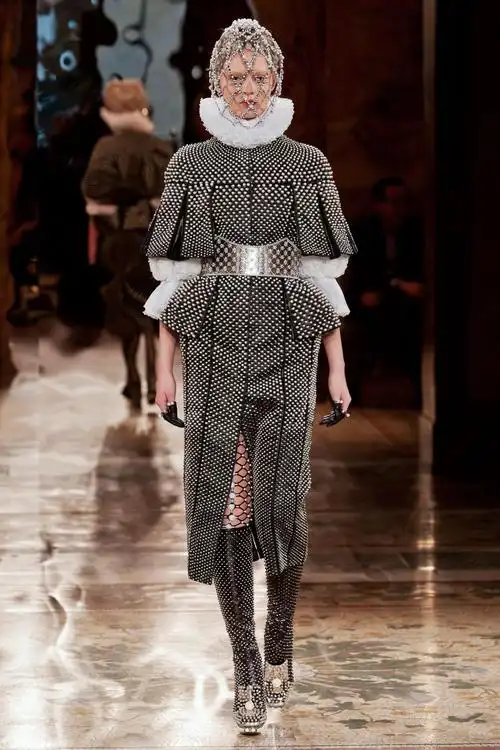 alexander mcqueen fall 2013 rtw 亚历山大·麦昆2013秋冬巴黎时装周