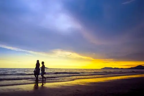 傍晚晚霞壁纸夕阳    打开微信,使用"扫一扫"即可将网页分享之朋友圈