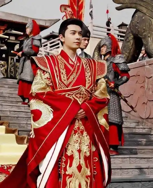 盘点红衣古装最好看的几位明星,肖战成毅惊艳,杨洋邓伦公子无双