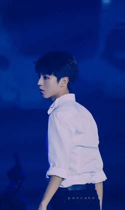 20170924 王俊凯十八岁成年礼 高清 图源cr.logo