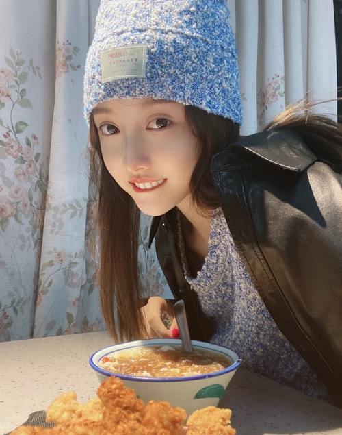 姜贞羽久违回归舞台一支红衣水袖舞惊艳众人没能成团也能独自美丽