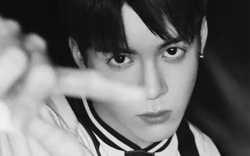 曾舜晞帅气杂志写真图片桌面壁纸