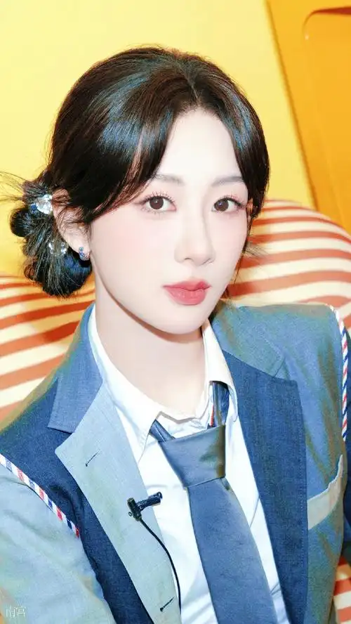 杨紫 | 可爱蛋搭紫99