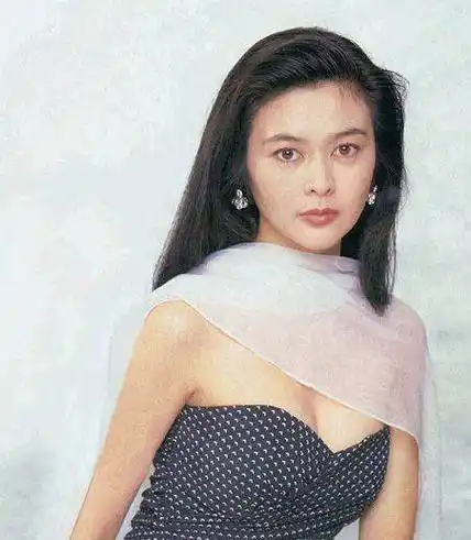 花瓶角色的关之琳无需演技也能征服观众_刘德华_年代