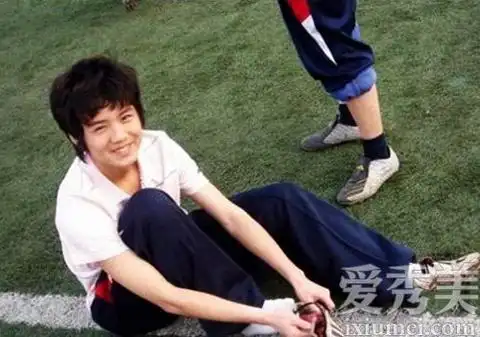 揭鹿晗家庭背景 鹿晗旧照曝光曾为校草