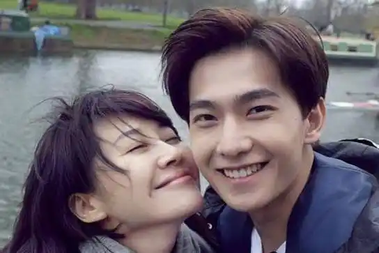 49岁许晴身穿红色长裙仍能美若少女,身边的张若昀都没她抢镜_彭于晏