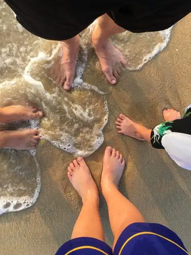 我家的八只臭脚丫,猜猜哪两只是我滴!