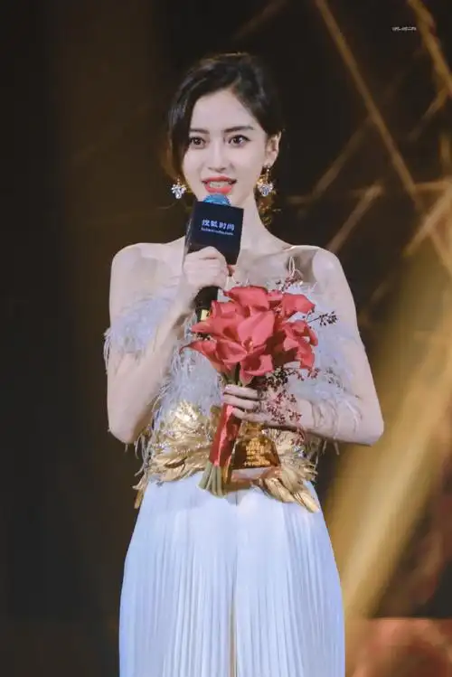 angelababy搜狐时尚盛典红毯生图