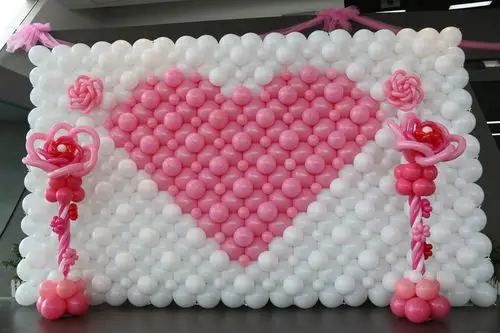 爱心背景墙 玫瑰立柱