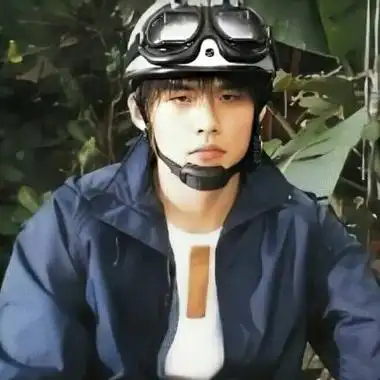 年轻时的周杰伦20年前旧照片 超帅气超拽!