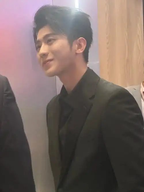 live图  简直霸道总裁啊#蔡徐坤#/#kun