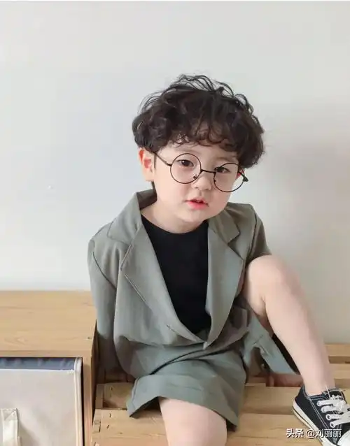 2019男童个性发型图片(2021精选小男孩发型15款) - 赤虎壹号