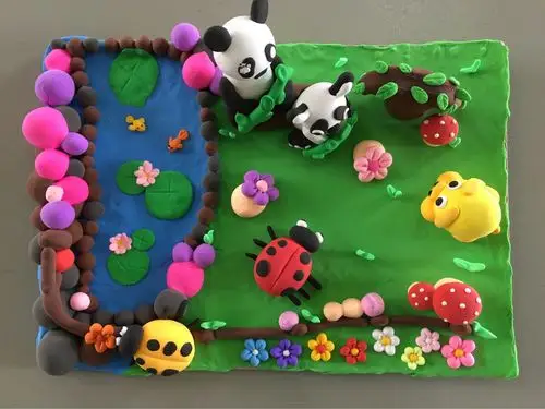 17春幼师2班姑娘们的粘土手工作品