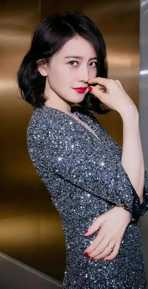 高圆圆身材不错