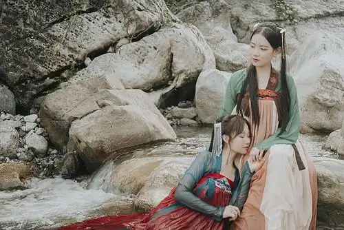 闺蜜古风汉服