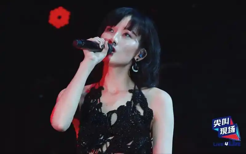 【黄龄】《童年》live现场 2017年上海站演唱会cut