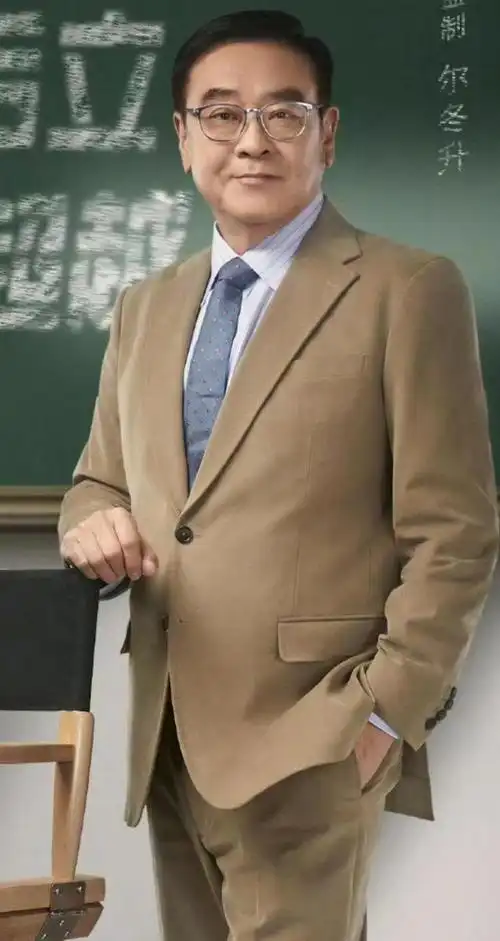 让女人犯花痴的男人从年轻一直帅到老这才是真正的绝世容颜