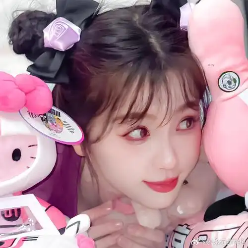 虞书欣自修头像推荐